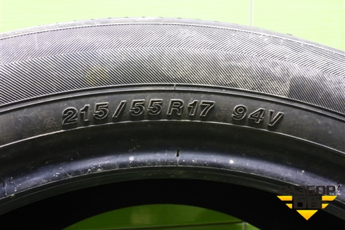 Шина  215/55 R17 (Лето) (YokohamaBluEarthE70) (YOKOHAMABLUEARTHE70)