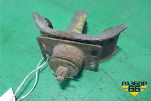 Замок кабины (левый ответная часть на раму) для Yuejin  NJ1020/K1500