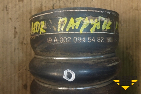 Патрубок интеркулера резиновый  (А0020945482) для Mercedes Benz  TRUCK Axor 2 с 2004г