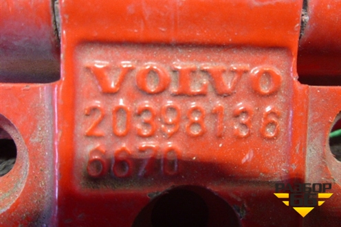 Петля двери правой верхняя  (20398136) для Volvo  TRUCK FH с 2008-2013г
