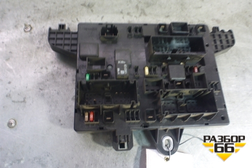 Блок предохранителей салонный (в багажник) (13343949) для Opel Astra J с 2009г (Астра Джей)