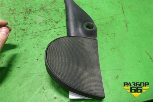 Накладка двери передней левой уголок (674920H010) для Citroen C1 с 2005г