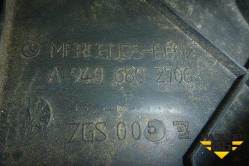 Накладка на торпедо  (Левая боковая) (A9406802706) для Mercedes Benz  TRUCK Axor 2 с 2004г