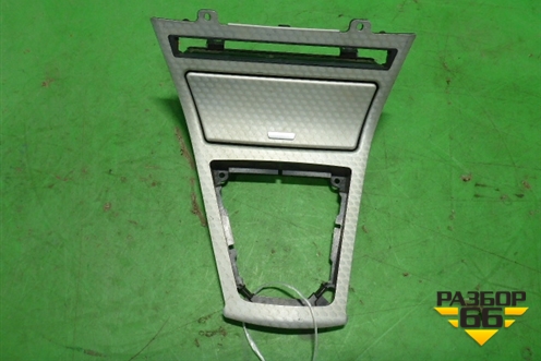 Накладка внутренняя (на кулису КПП) для BMW X3 E83 с 2004-2010г