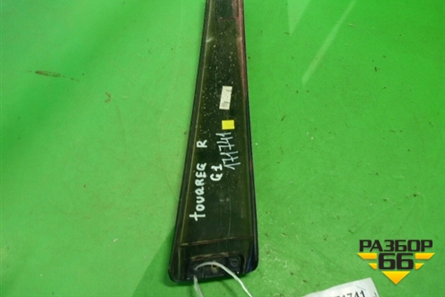 Накладка стойки (центральной правой) для Volkswagen Touareg c 2002-2010г (Туарег)