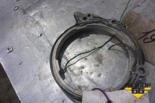 Крышка коленвала задняя (1.2л.CR12DE) для Nissan Micra (К12Е) с 2002-2010г