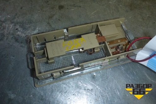 Плафон салонный центральный для Chery Fora(A21) с 2006г