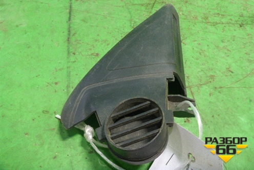Накладка двери передней правой уголок (1Z0837974) для Skoda Octavia (А5) с 2004-2013г