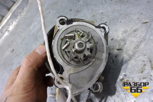 Насос водяной помпа (1.6л HR) для Nissan Qashqai (J10E) с 2006-2013г
