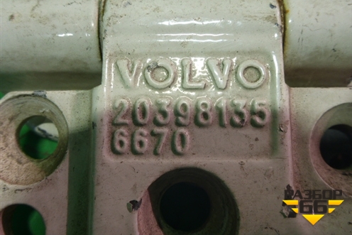 Петля двери левой верхняя  (20398135) для Volvo  TRUCK FH с 2008-2013г