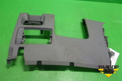 Накладка на торпедо (над коленями водителя) (8200140742) для Renault Scenic с 2003-2009г