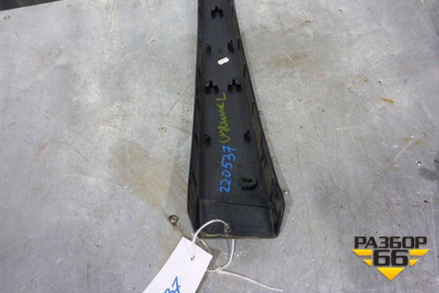 Накладка стойки (центральной левой) (8200139600) для Renault Scenic с 2003-2009г