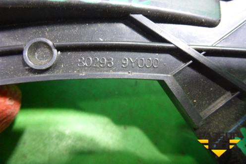 Накладка двери передней левой уголок (802939Y000) для Nissan Teana (J31) с 2003-2008г