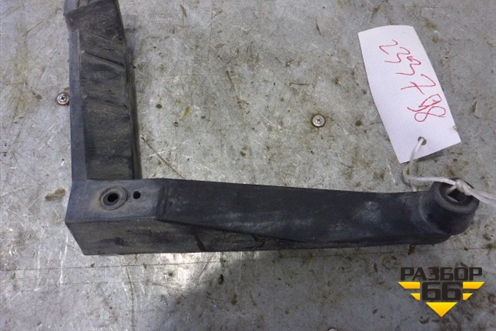 Кронштейн заднего бампера левый (под фонарь) (7L6807861) для Volkswagen Touareg c 2002-2010г