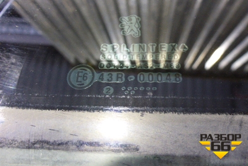 Стекло двери задней левой (хетчбэк 2002г) для Peugeot 307 с 2001-2007г