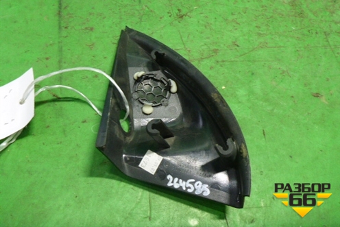 Накладка двери передней правой уголок (24468438) для Opel Astra H с 2004-2015г