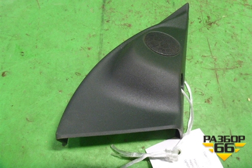 Накладка двери передней правой уголок (24468438) для Opel Astra H с 2004-2015г