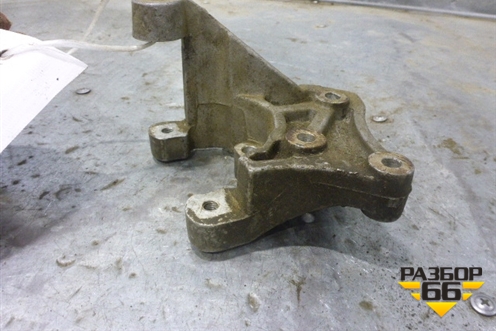 Кронштейн ролика для Chery Fora(A21) с 2006г