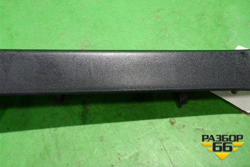 Обшивка стойки задняя нижняя правая (8200165070) для Renault Scenic с 2003-2009г