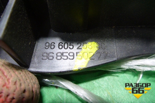 Ручка внутренняя двери передней правой (9660525380) для Peugeot 408 с 2012г