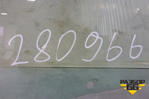 Стекло двери передней правой (5ти дверный кузов новое 2012г) (9202F3) для Peugeot 307 с 2001-2007г