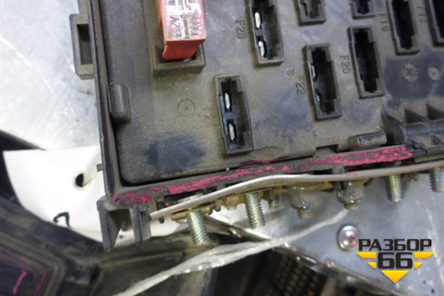 Блок предохранителей подкапотный (3C0937125) для Volkswagen Passat (B6) с 2005-2010г
