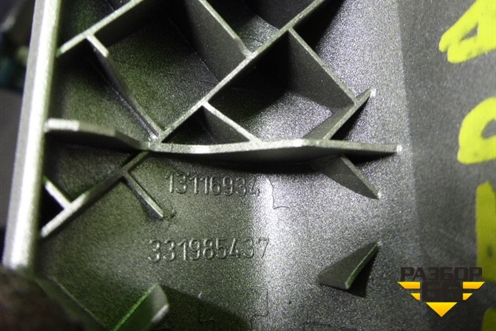 Накладка на торпедо (правая) (13116934) для Opel Astra H с 2004-2015г
