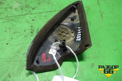 Накладка двери передней левой уголок (96511490) для Peugeot 206 с1998г