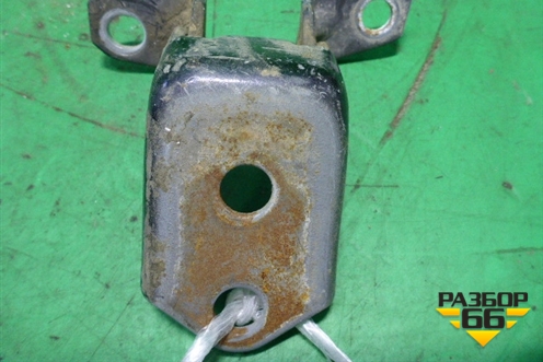 Петля двери передней правой нижняя для Mazda Mazda 3 (BK) с 2003-2009г 