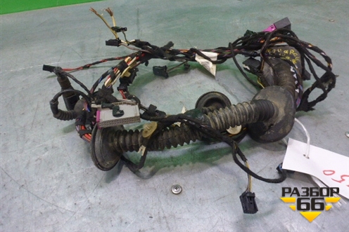 Проводка двери передней правой для Volkswagen Touareg c 2002-2010г