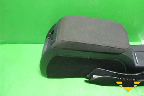 Подлокотник (в сборе) (3T0863241) для Skoda Superb с 2008-2015г