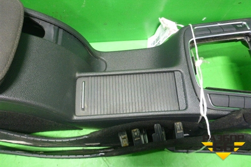 Подлокотник (в сборе) (3T0863241) для Skoda Superb с 2008-2015г