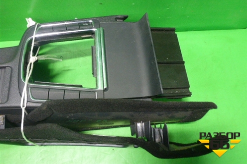 Подлокотник (в сборе) (3T0863241) для Skoda Superb с 2008-2015г