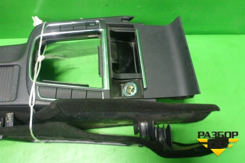 Подлокотник (в сборе) (3T0863241) для Skoda Superb с 2008-2015г