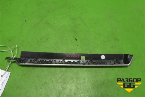 Накладка на торпедо (правая) (13116934) для Opel Astra H с 2004-2015г