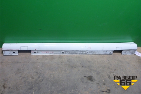 Накладка на порог наружная левая (AMG) (A1766980054) для Mercedes Benz A180/200/250 W176 с 2012