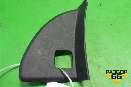 Накладка на торпедо (боковая правая) (8002B130) для Mitsubishi Outlander с 2012-2024г