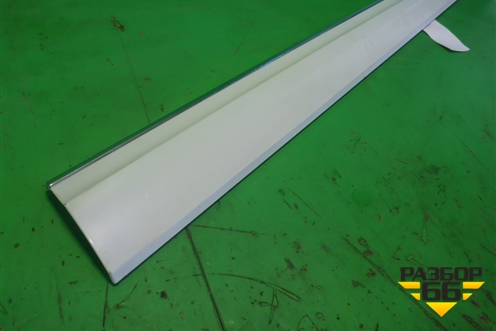 Накладка двери передней правой (после 2012г крашеная) (8R0853960L) для Audi Q5 c 2008-2017г (Ку 5)