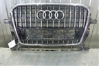 Решетка радиатора (после 2012г под парктроник) (8R0853651S) для Audi Q5 c 2008-2017г (Ку 5)