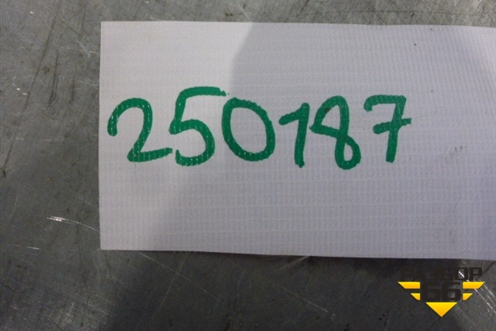 Решетка радиатора (после 2012г под парктроник) (8R0853651R) для Audi Q5 c 2008-2017г (Ку 5)