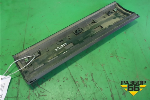 Накладка двери задней правой (после 2014г не крашеная) (8U0853970D) для Audi Q3 с 2011-2018г (Ку 3)
