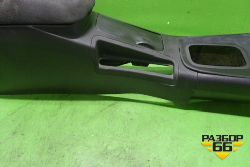 Подлокотник (правый руль) (96931AW500) для Nissan Primera (P12E) с 2001-2008г