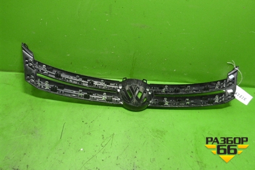 Накладка на решетку радиатора (5N0853651H) для Volkswagen Tiguan с 2011-2016г