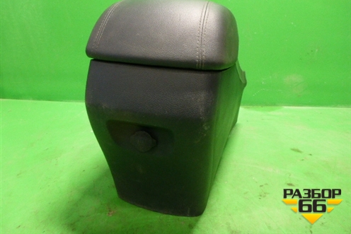Подлокотник (846342W100) для Hyundai Santa Fe с 2012г
