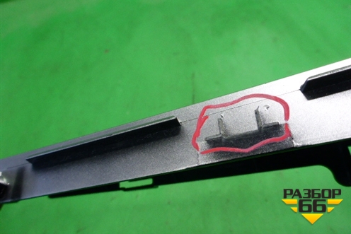 Накладка внутренняя (на консоль правая) (846053Z050) для Hyundai i40 с 2011г