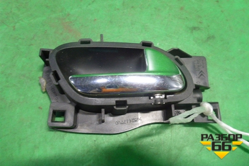 Ручка внутренняя двери задней правой для Peugeot 407 с 2004г