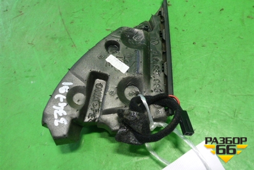 Накладка двери передней левой уголок (7L6837985D) для Volkswagen Touareg c 2002-2010г