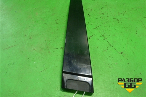 Накладка стойки (центральной правой) (7L6853318D) для Volkswagen Touareg c 2002-2010г (Туарег)