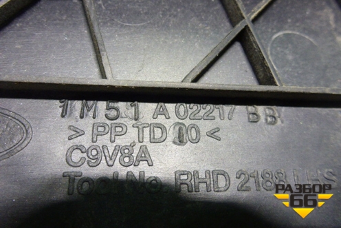 Решетка стеклоочистителей левая (правый руль) (1M51A02217BB) для Ford Focus 1 с 1998-2004г