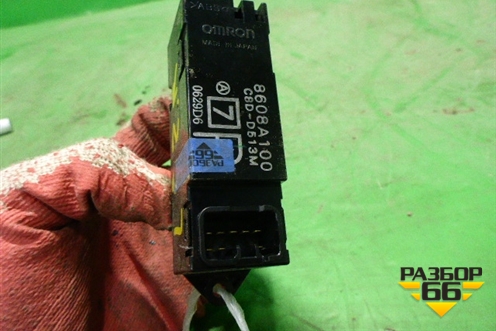 Кнопка стеклоподъёмника (задняя правая) (8608A100) для Mitsubishi Lancer-9  с 2003-2008г (Лансер)